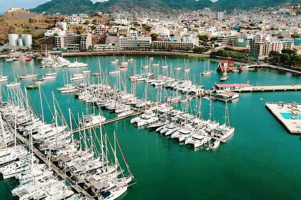 Lovely Apartment In Mindelo City Center Luaran gambar
